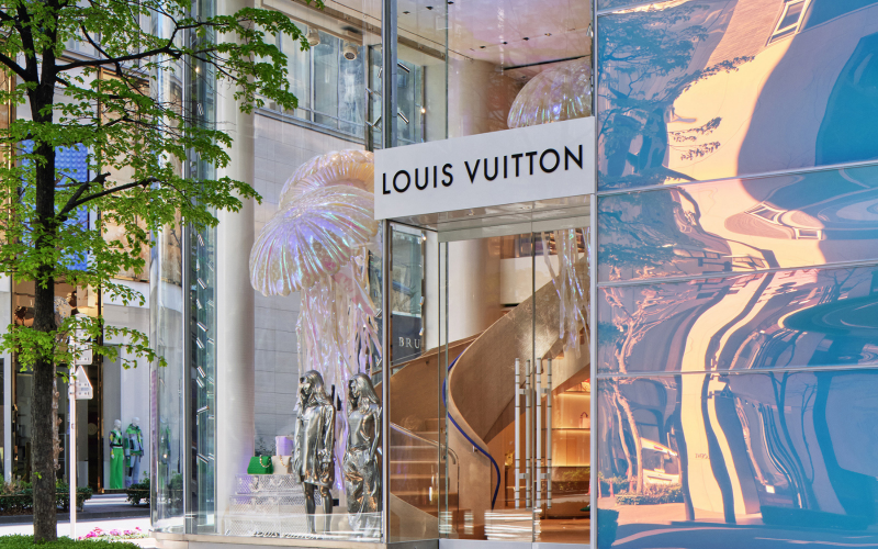 Louis Vuitton's First Café in the New Louis Vuitton Maison Osaka Midosuji